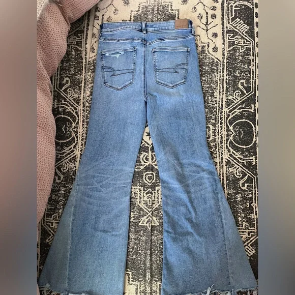 NEW AEO Next Level Stretch Highest Waist Super Flared Jeans: Size 8S - Picture 4 of 6